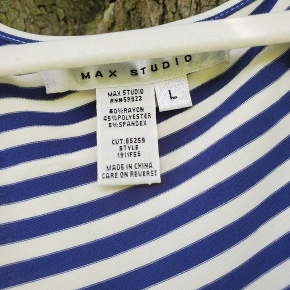 Max Studio long Maxi dress size Large - Picture 3 of 3